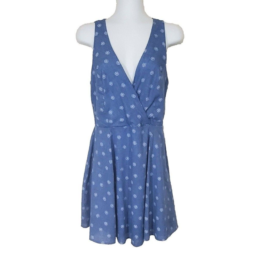Everly Dress Medium Fit Flare Chambray Blue Lined Surplice USA Short Sheath